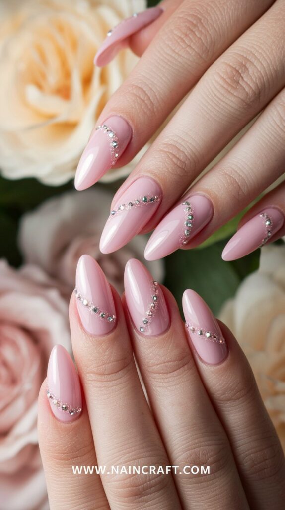24+ Almond Nail Ideas That Are Too Pretty to Pass Up (From Classy to Trendy Designs) 24+ Almond Nail Ideas That Are Too Pretty to Pass Up (From Classy to Trendy Designs)