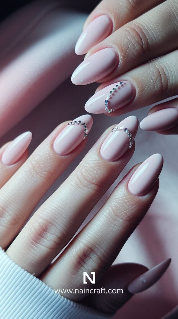 24+ Almond Nail Ideas That Are Too Pretty to Pass Up (From Classy to Trendy Designs) 24+ Almond Nail Ideas That Are Too Pretty to Pass Up (From Classy to Trendy Designs)