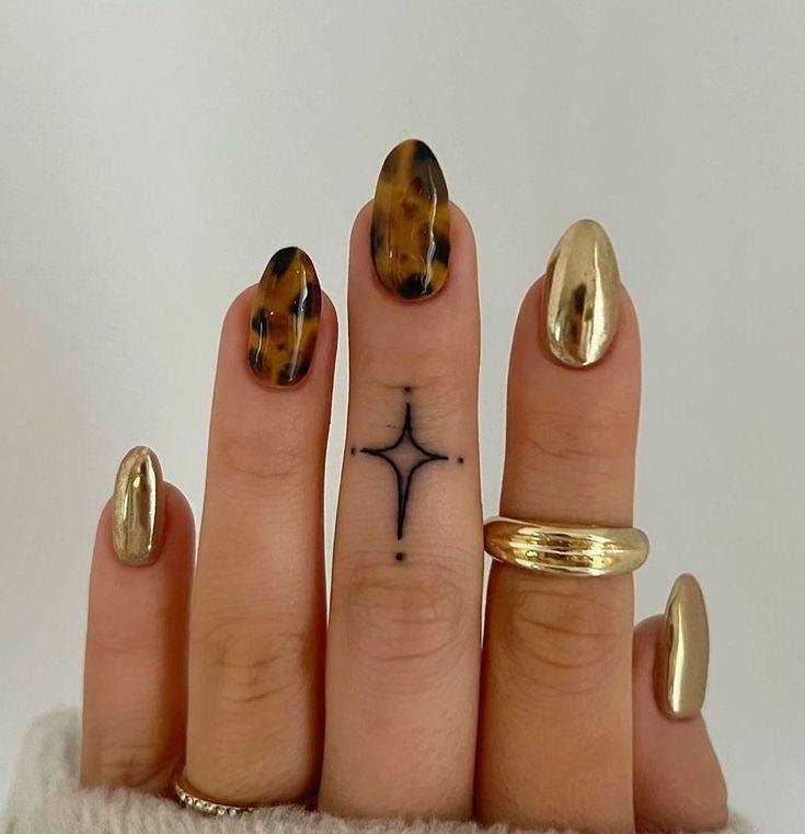 Gold Chrome & Tortoiseshell Nails