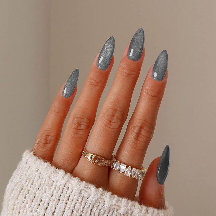 Grey Cat Eye Nails