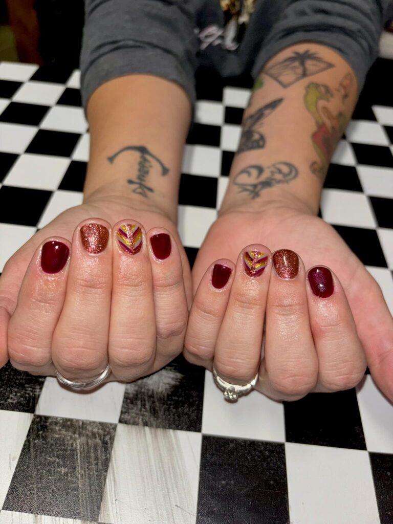 Cute Thanksgiving Nails in Burgundy and Glitter