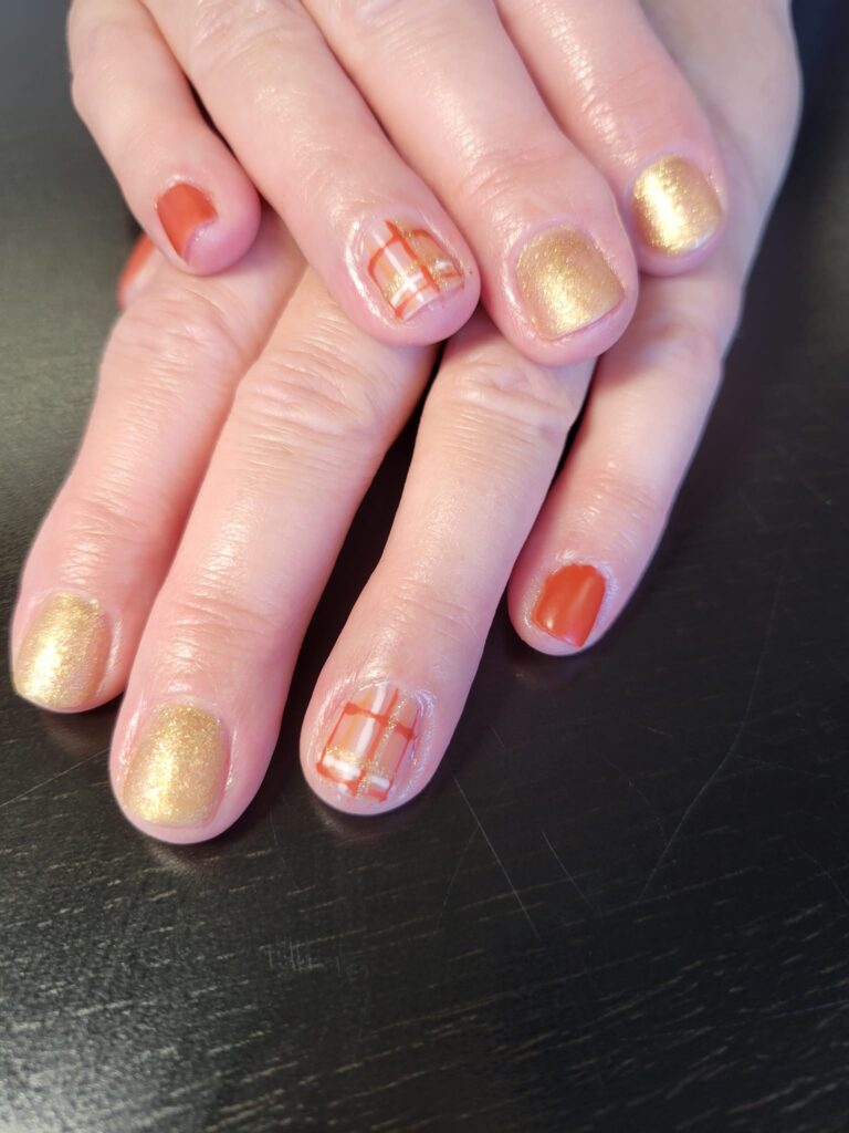 Cute Thanksgiving Nails with Golden Glow