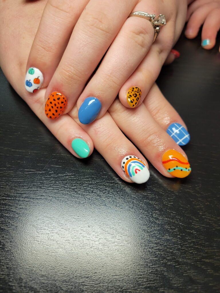 Cute Thanksgiving Nails with Mixed Colors Cute Thanksgiving Nails with Mixed Colors
