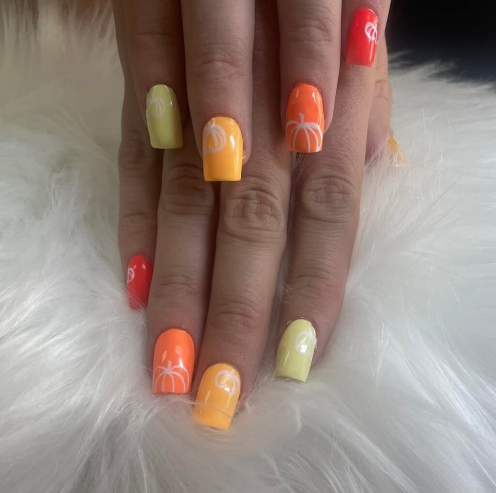 Simple Thanksgiving Nails in Pumpkin Tones