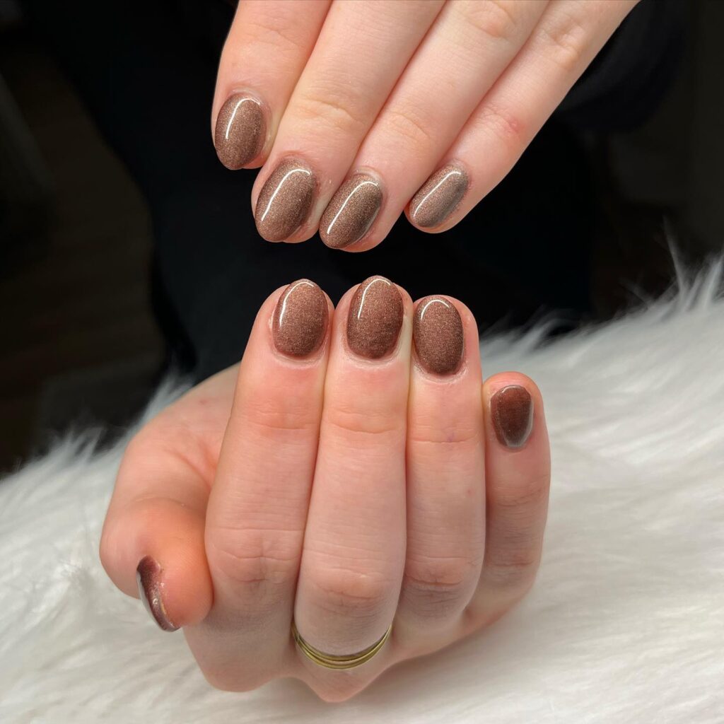 Simple Thanksgiving Nails in Shimmery Brown