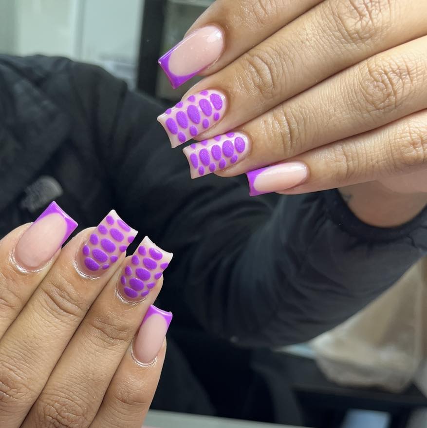 Thanksgiving Acrylic Nails with Purple Polka Dots Thanksgiving Acrylic Nails with Purple Polka Dots