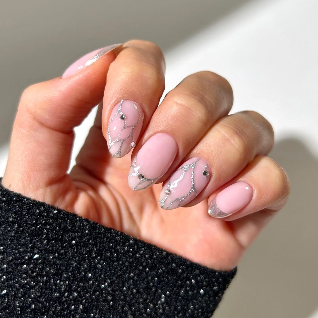 Soft Swirl Silver Nails Soft Swirl Silver Nails