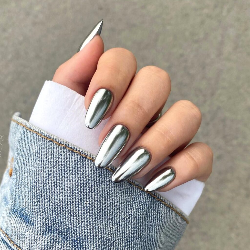 Swirl Tip Silver Nails