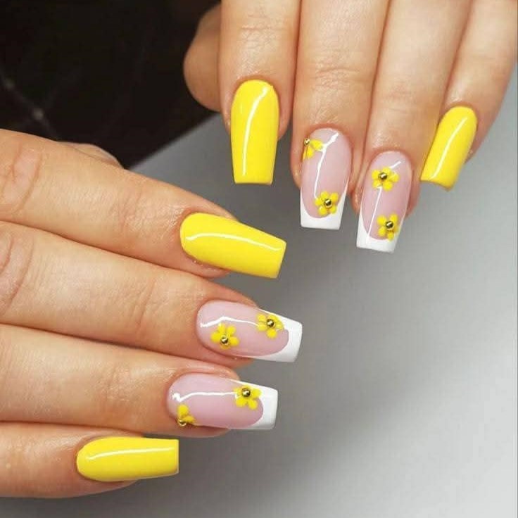 Yellow and White Flower Mix Nails