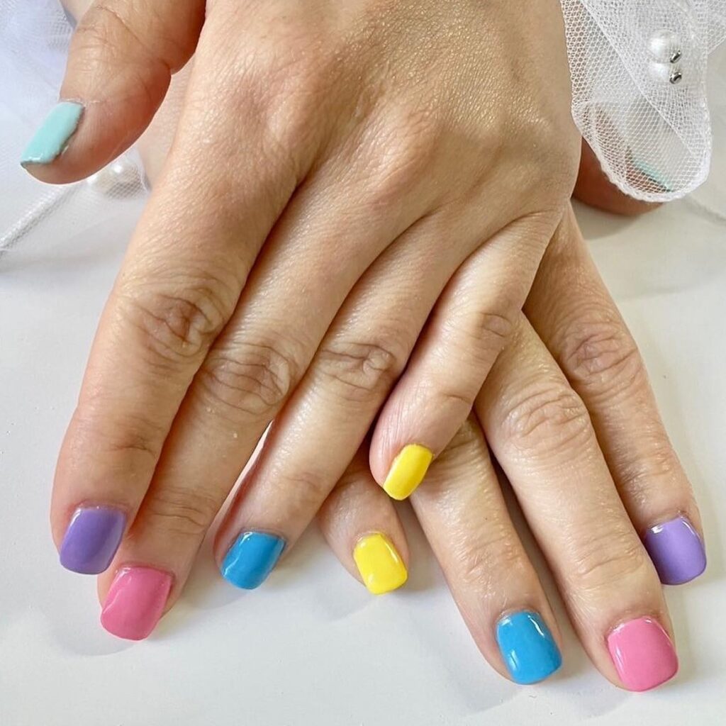 Pastel Rainbow Short Nails