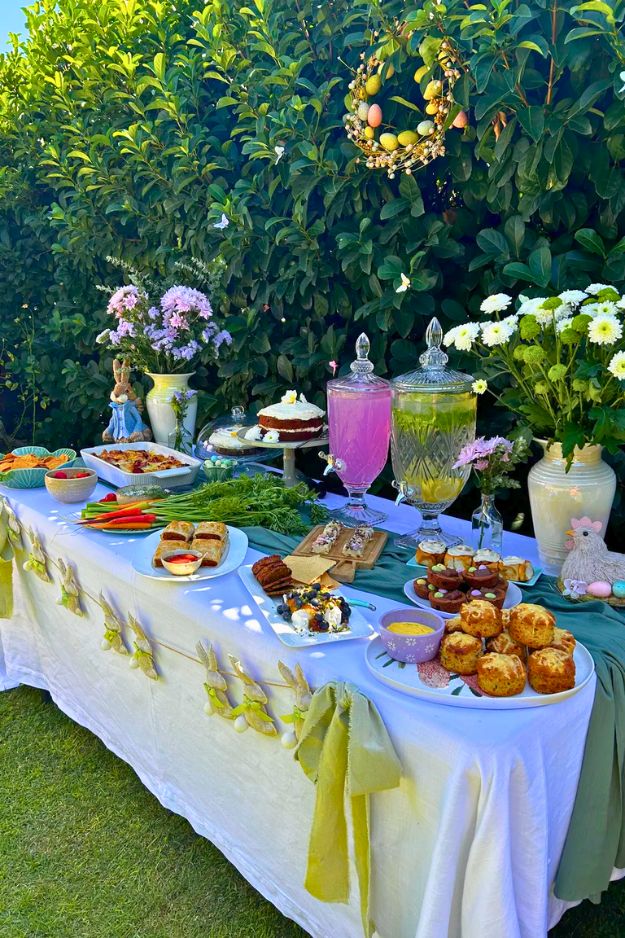 Spring Outdoor Tablescape Decor